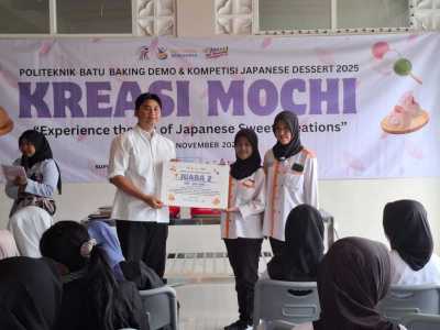 Hadirkan “Kiyuchan Mochi”, Srikandi SMK Negeri Wonosalam Sabet Juara 2 Kompetisi Japanese Dessert 2025
